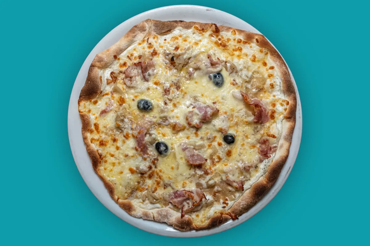 Pizza Cayenne, pâte fine, Chez Magda