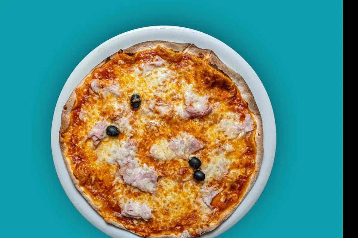 Pizza Classic, pâte fine, Chez Magda