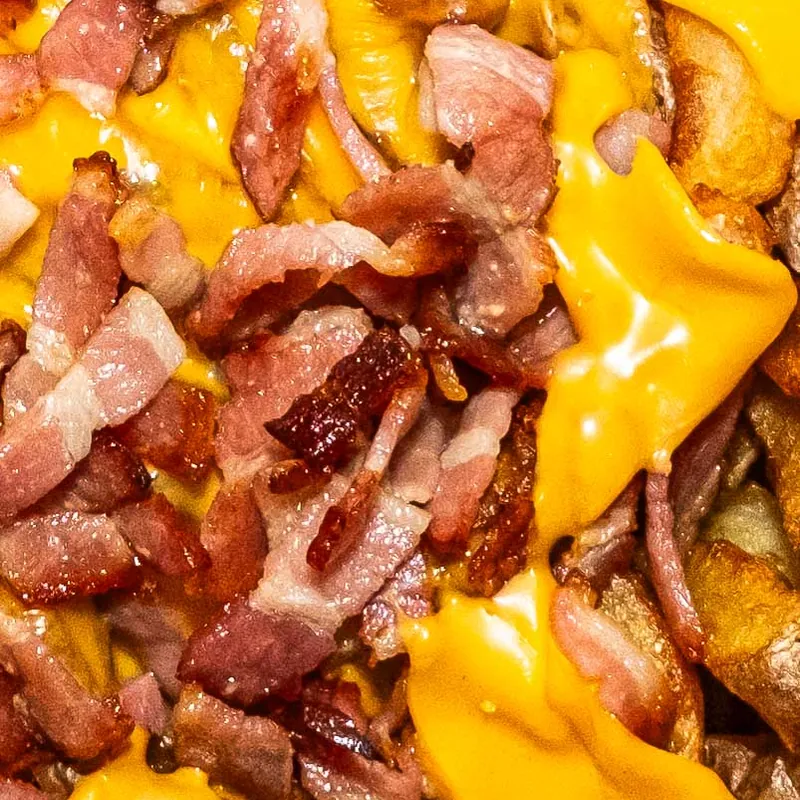 Frites loaded cheddar et bacon, Chez Magda