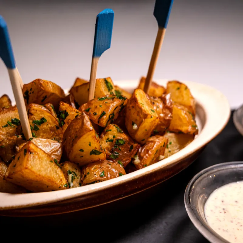 Patatas Bravas en persillade, Chez Magda